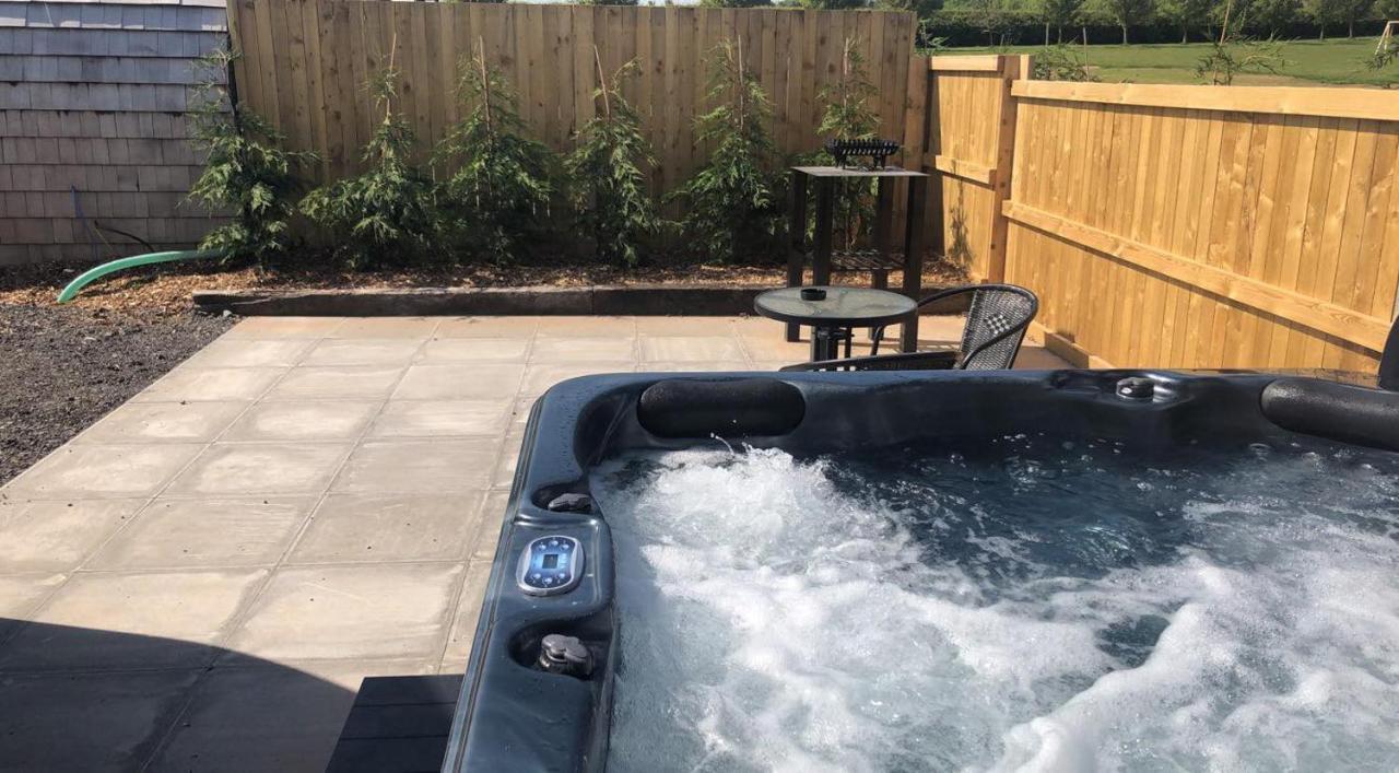 ホテル Superior Glamping Pod With Hot Tub フロッドシャム エクステリア 写真